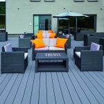 wpc-terrassendiele_kompakte-massiv_grau_m_503-F-G-72-0000-1539_Vinothek-schroth_2905_naturinform